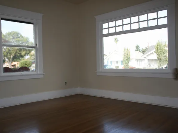 1424 W 37th Dr, Los Angeles, CA 90018