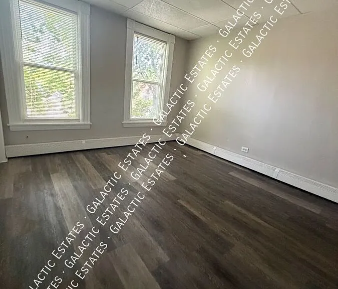 325 Walnut St #2 — Photo 4