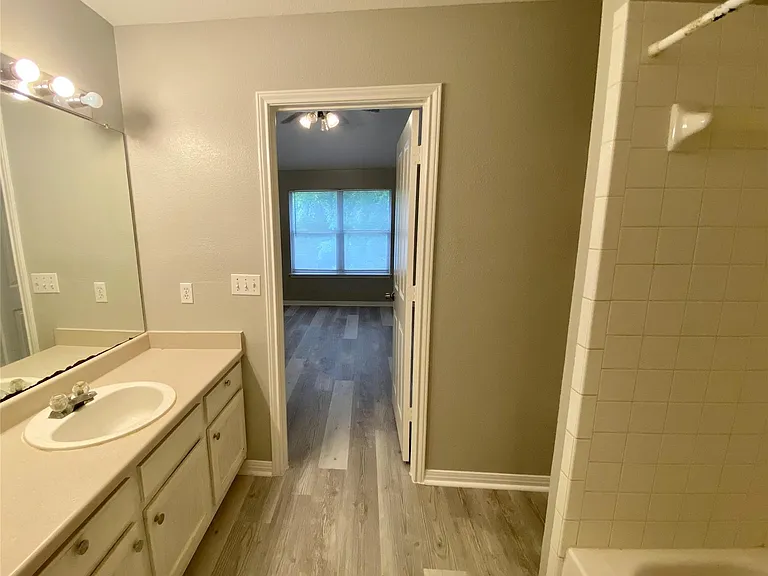 5710 Lark Creek Dr — Photo 10