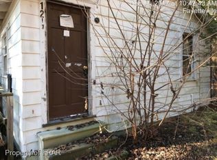 1217 Sandy Ln, Fayetteville, NC 28303