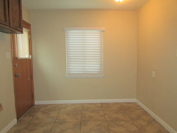 3rd image of 1537 S Sultana Ave
