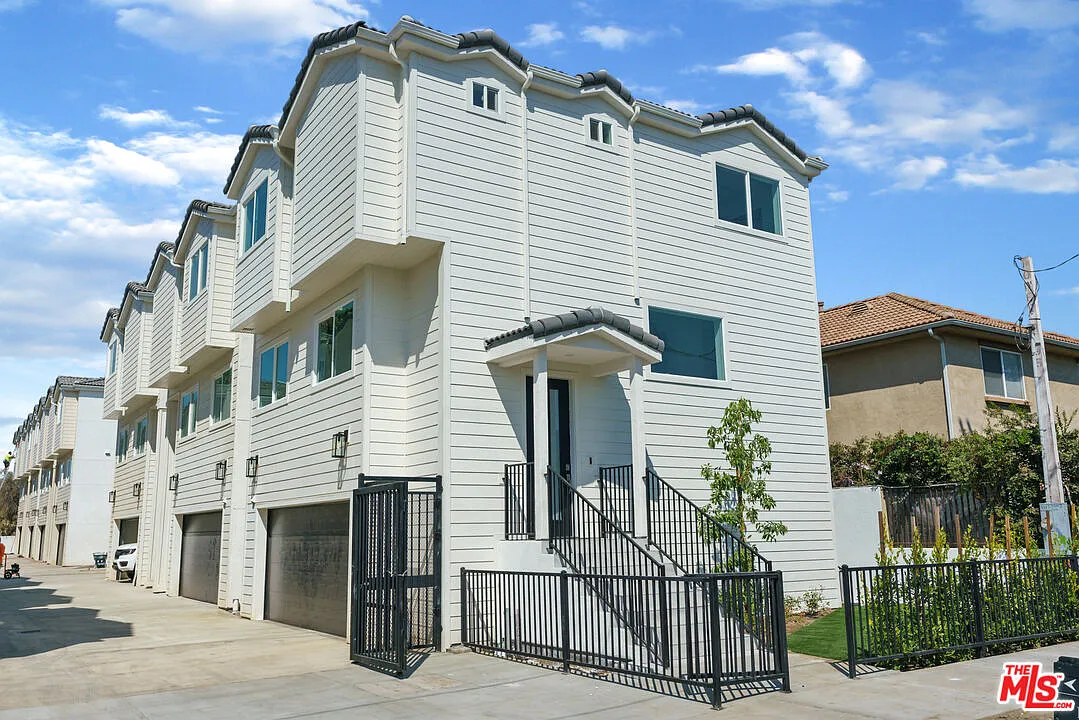 3 bed, 1731 sqft, $3,950 — Photo 3