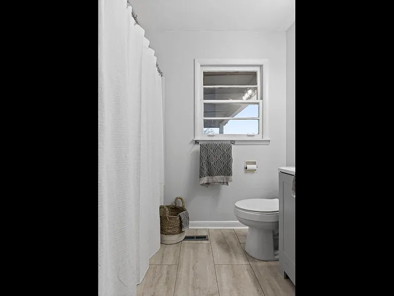 910 Wheeler Ave — Photo 5
