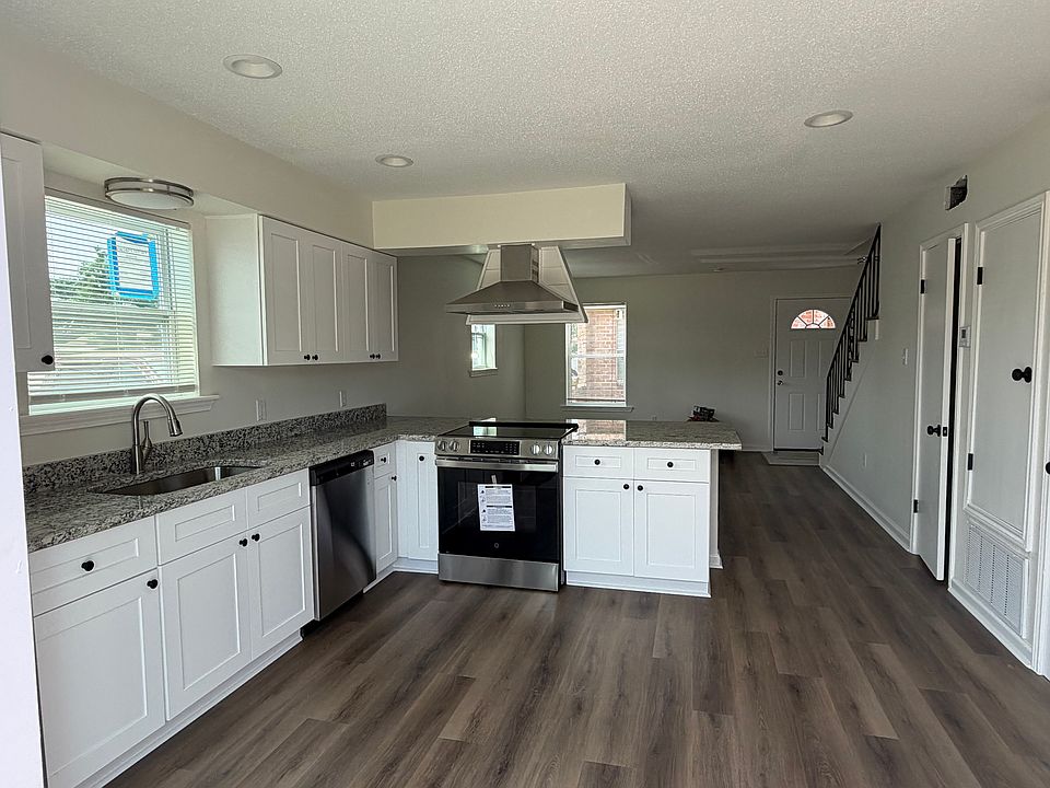 1st image of 150 Orchard Rd #4