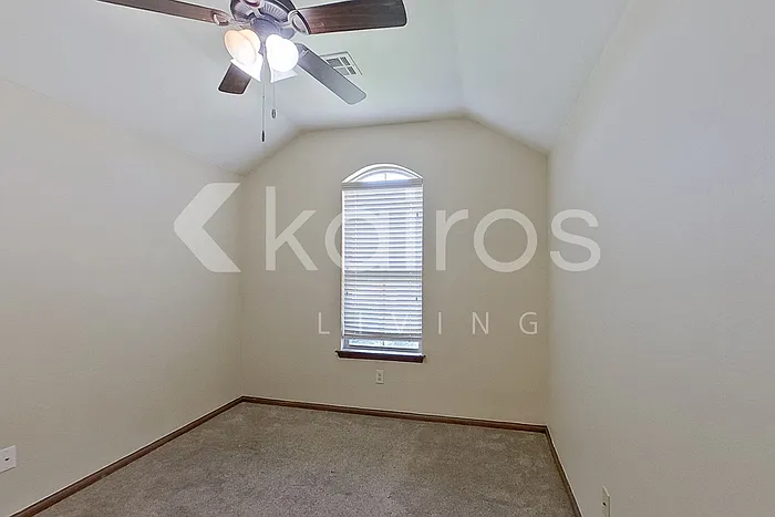 10613 SW 36th St — Photo 7