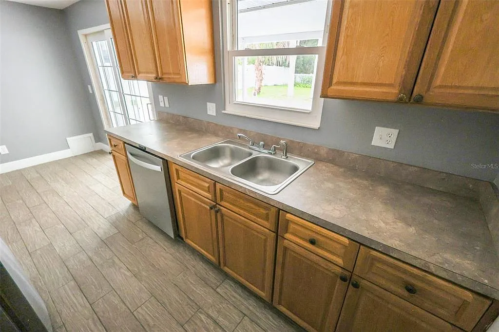 2 bed, 2.0 bath, 910 sqft, $2,800 — Photo 3