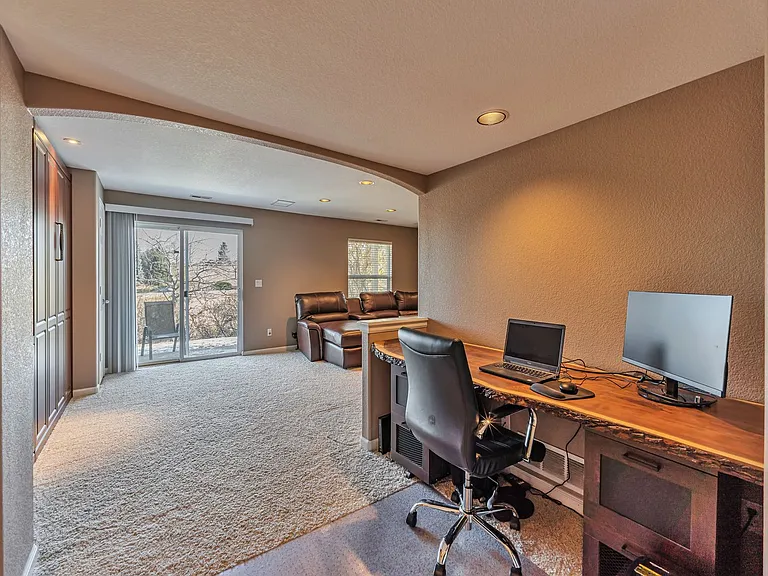 219 W Jamison Cir #25 — Photo 2