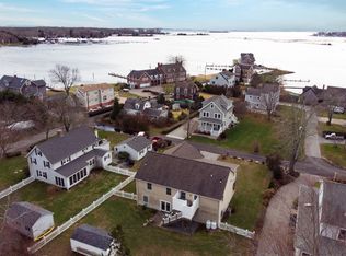 8 Apple Tree Ln, Groton, CT 06355