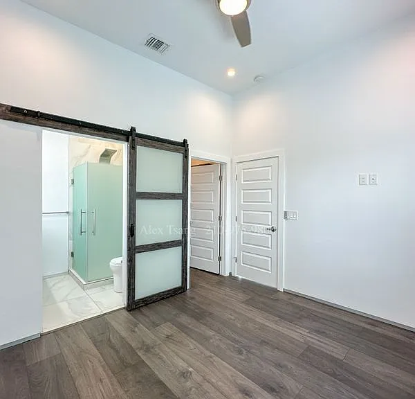 225 S Pine St #202 — Photo 13