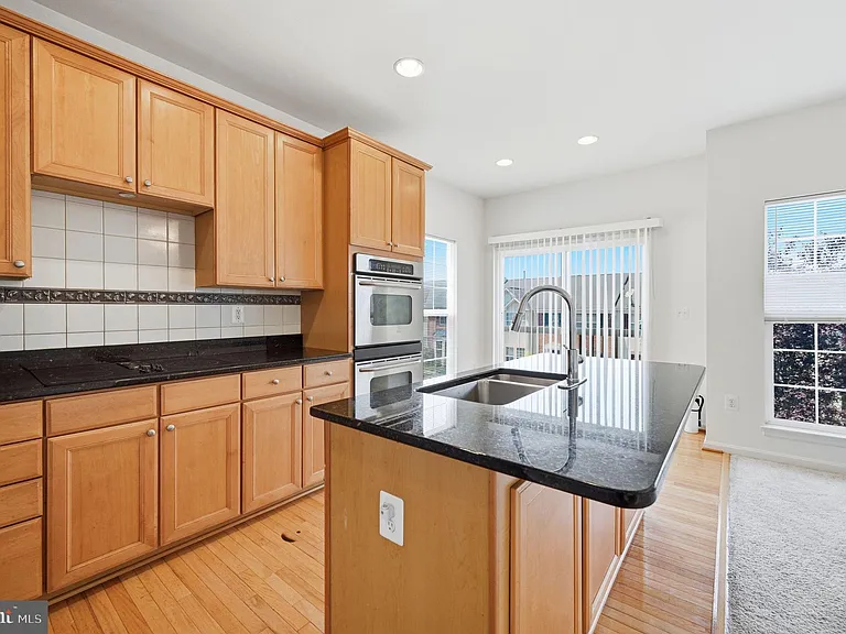 110 Chesterbrook Ct — Photo 3