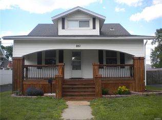 851 E Acton Ave, Wood River, IL 62095