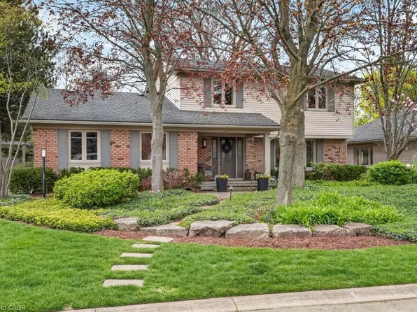 258 Briar Hill Cres, Hamilton, ON L9G 3M7