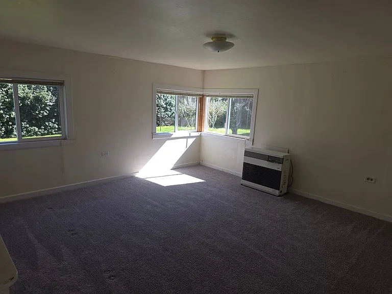 1804 Northcrest Dr — Photo 3