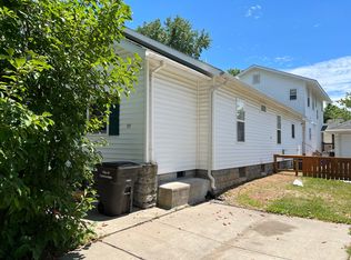 321 E. College, Carbondale, IL 62901