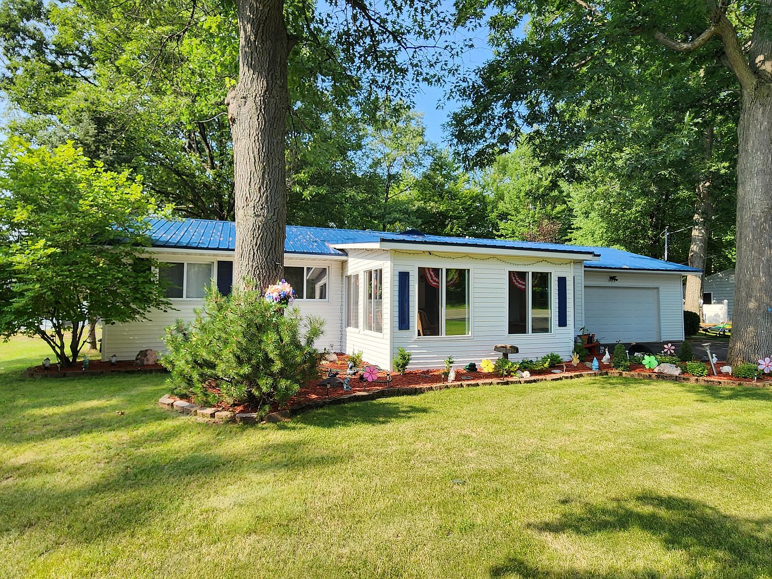 1005 Main St, Prudenville, MI 48651 Zillow