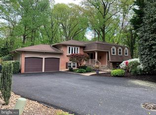 7822 Carrleigh Pkwy, Springfield, VA 22152