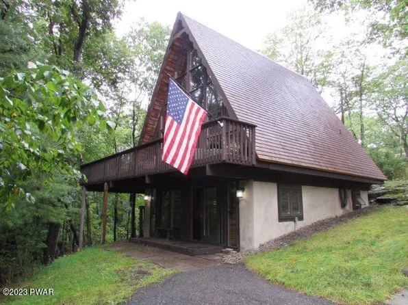 122 Remuda Dr, Hawley, PA 18428