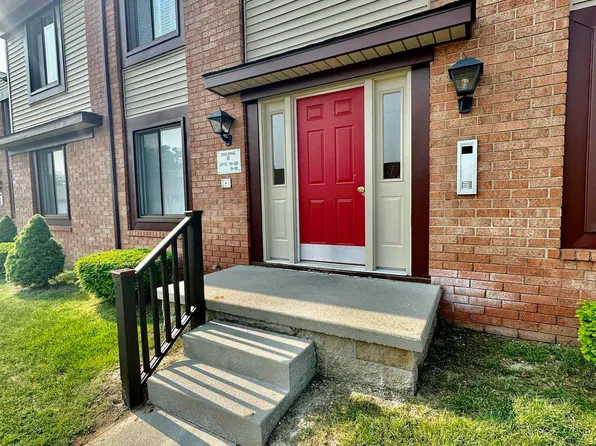 1975 Michigan Ave APT B19, Marysville, MI 48040