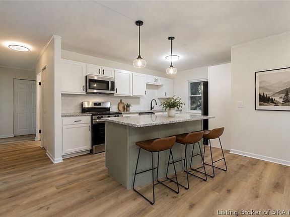 5th image of 112 Venetian Way
