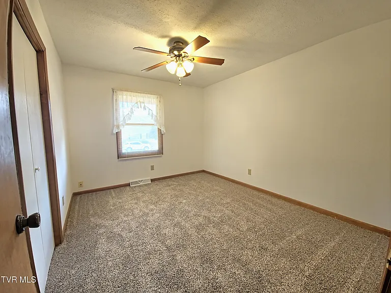 2910 Newbern Dr — Photo 14
