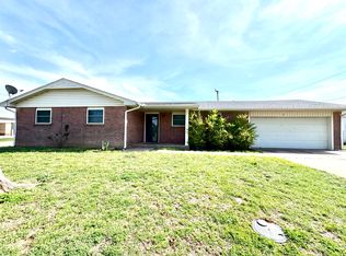 2 Williams St, Tuttle, OK 73089