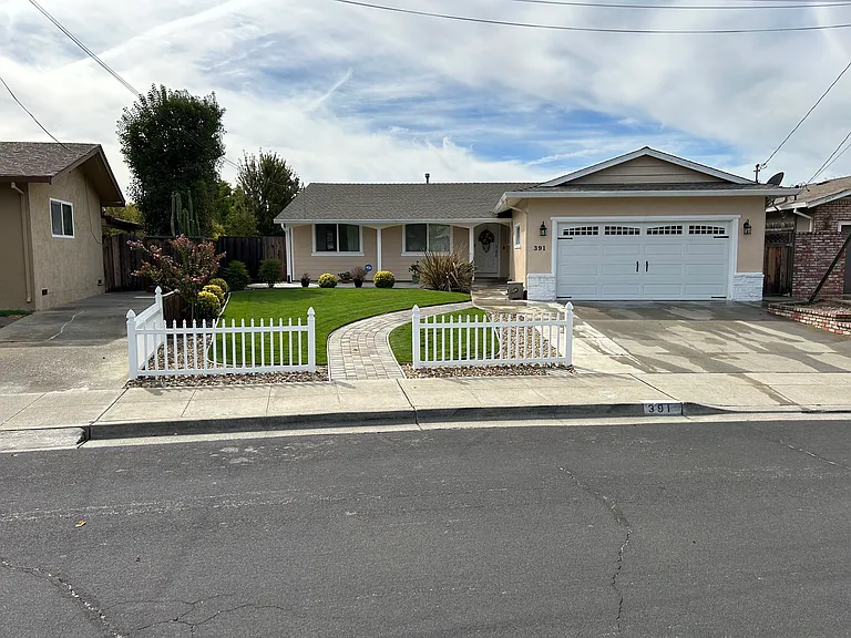 391 Edythe St — Photo 1