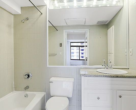 5th image of 400 E 70th St APT 1607