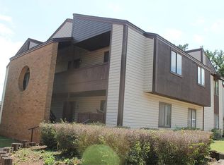 412 N Oakwood Rd APT 203, Enid, OK 73703