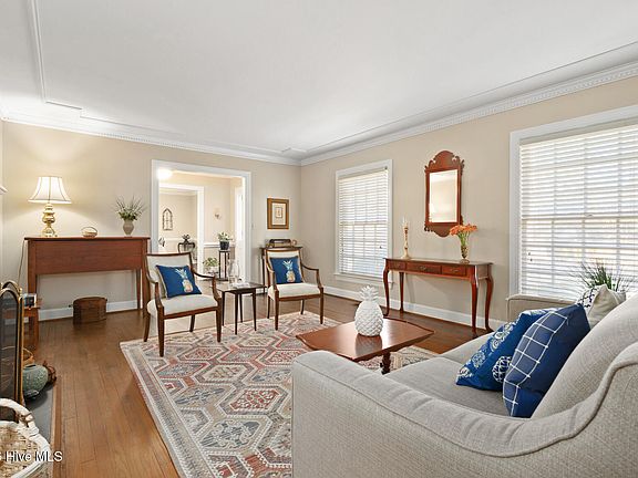 3rd image of 3517 Mansfield Drive