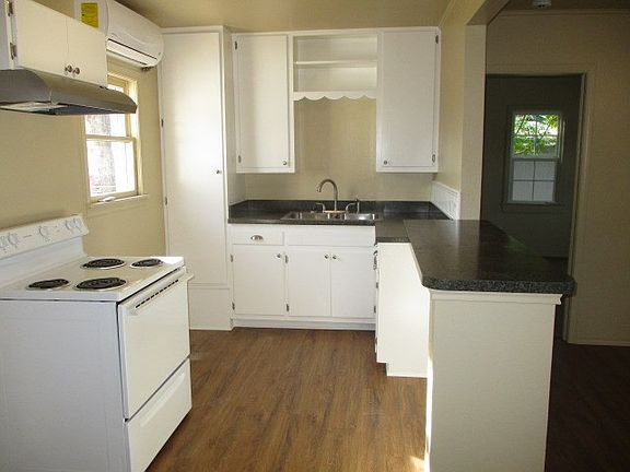 4th image of 626 N Schroeder Ave