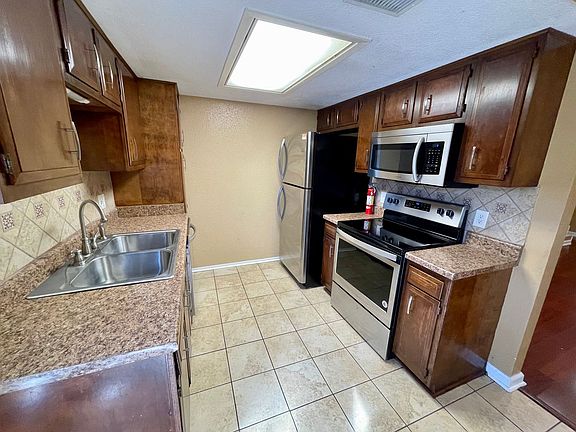 5th image of 8780 Glen Meadow Ln