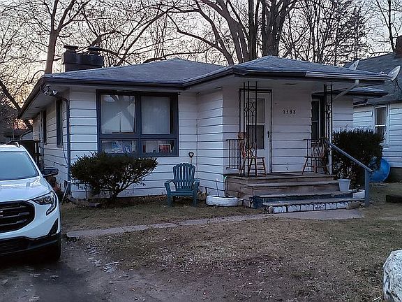 2nd image of 1388 Jennings Ave