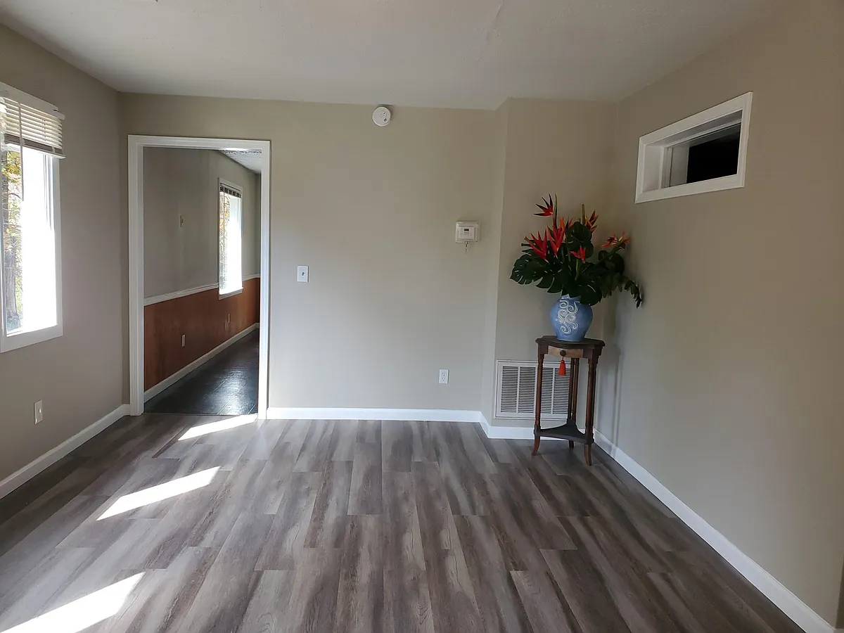 Building Photo - 1220 Burgess Dr