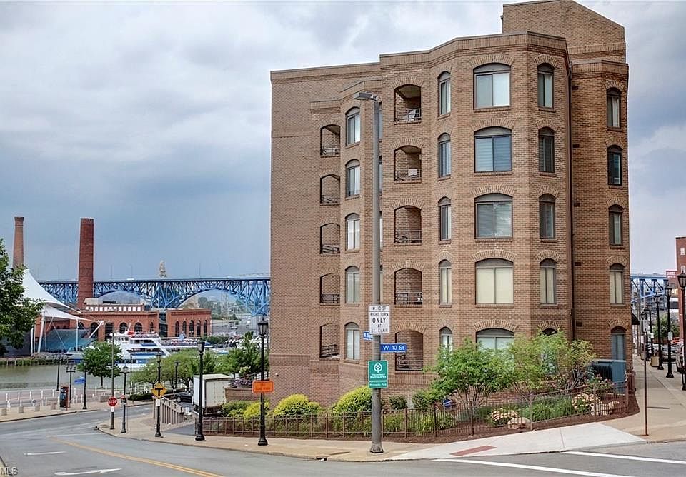 1st image of 1444 W 10th St APT 308