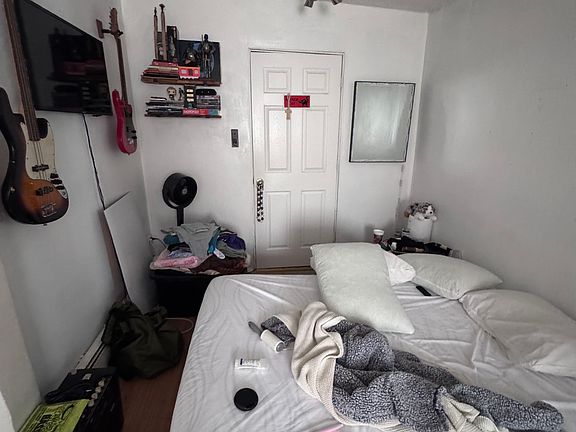 3rd image of 287 7th St