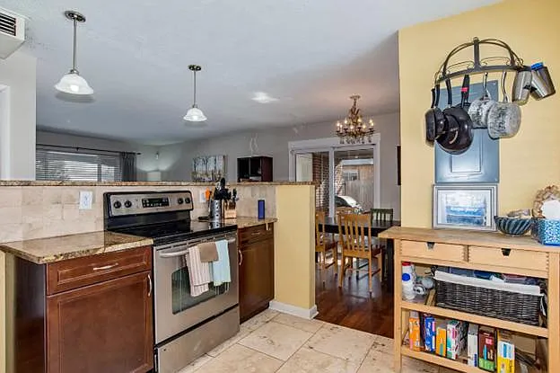 683 S Ivy Way — Photo 5