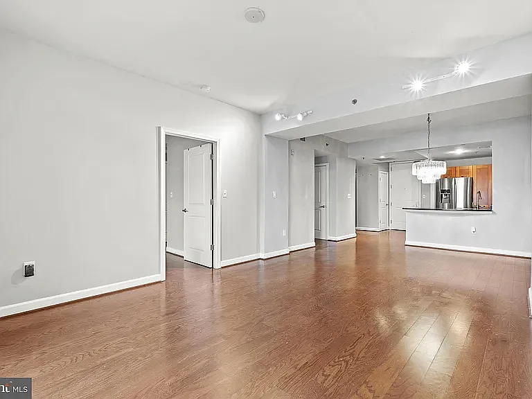 5750 Bou Ave — Photo 2