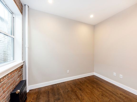4th image of 70 Carmine St #2