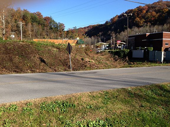 Across Bruce St -show height