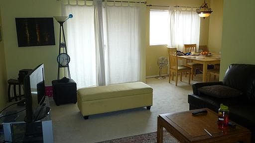 5th image of 5414 Newcastle Ave APT 23