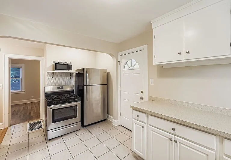 16855 Sayre Ave — Photo 7
