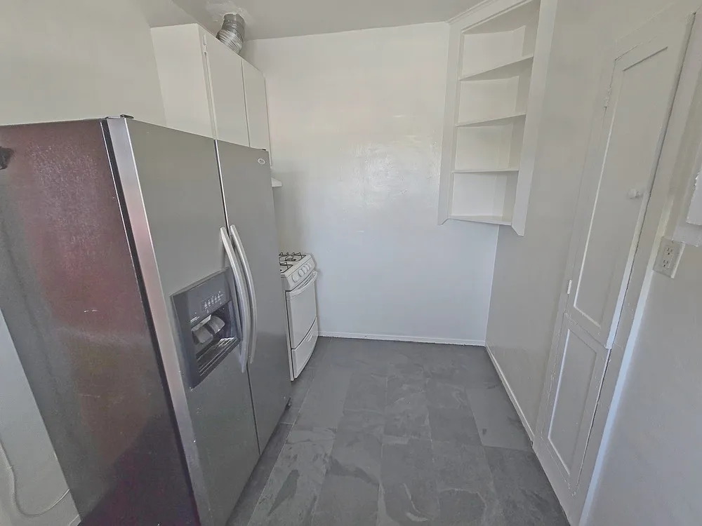 Studio, 400 sqft, $1,700 — Photo 1