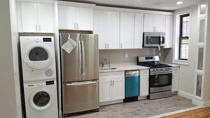 Rented by Smart NY Realty LLC | media 1