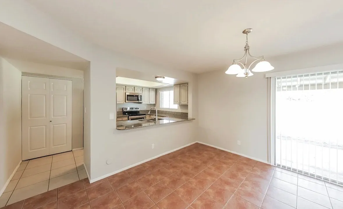 W Jenan Dr, Surprise — Photo 2
