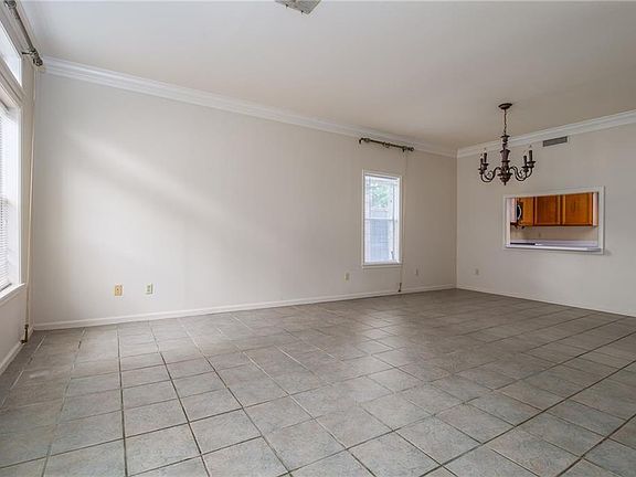2nd image of 975 Bayou Trace Dr