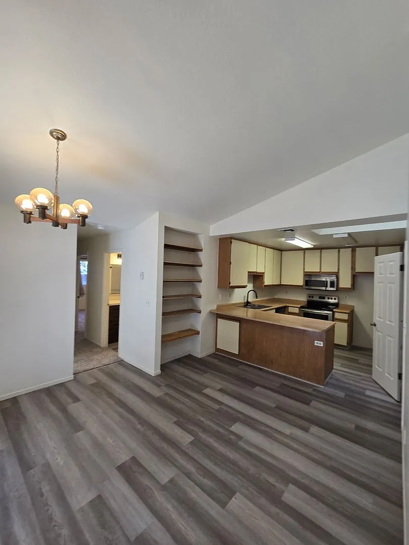 NV- 1275 Alicia Ct. — Photo 2