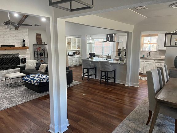5th image of 2808 La Quinta Dr