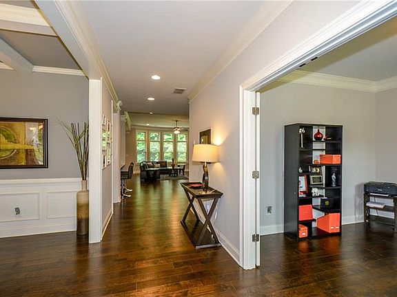 4th image of 5443 Jamerson Dr