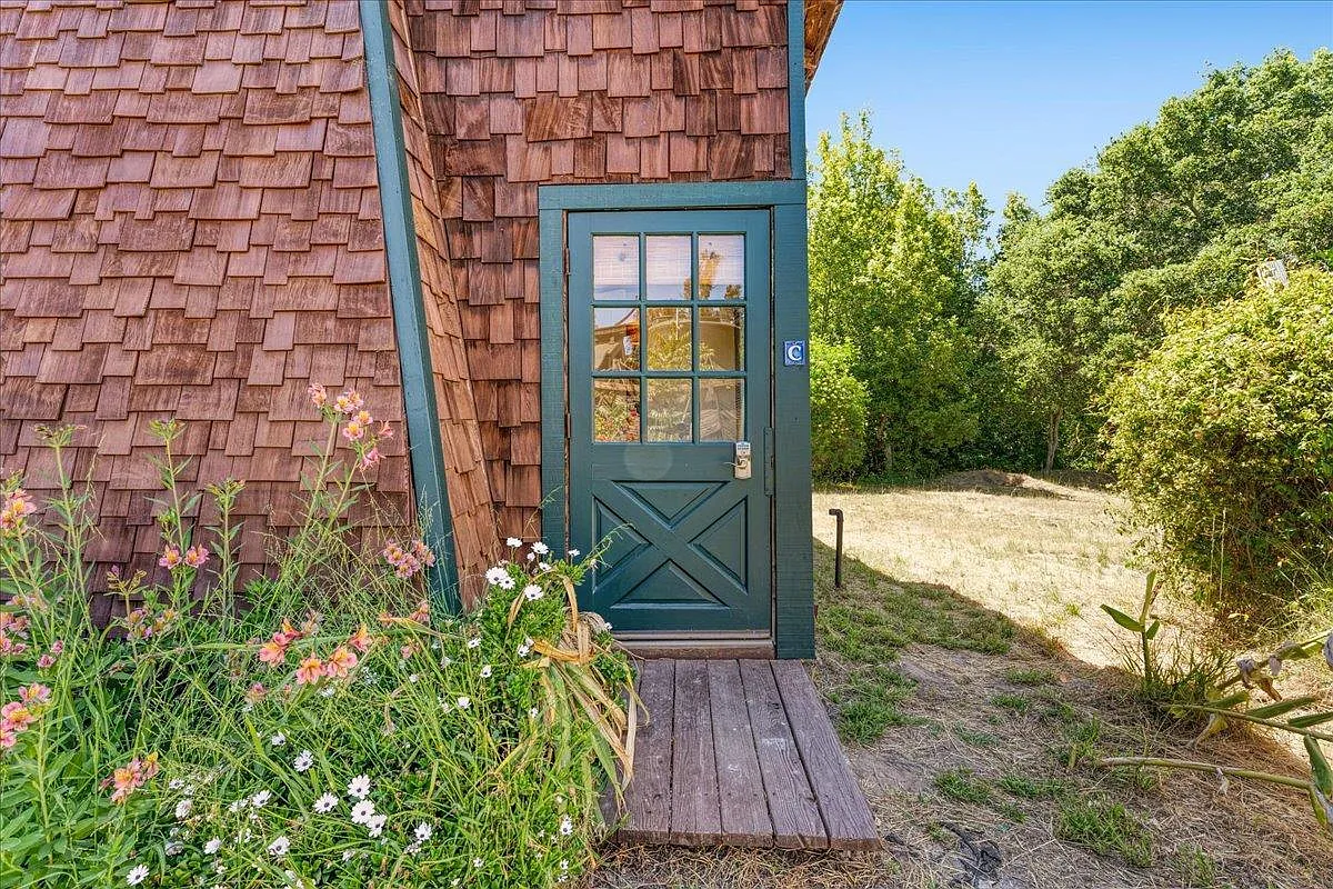 1 bed, 900 sqft, $2,500 — Photo 3