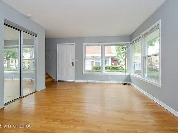 2nd image of 2749 W North Shore Ave